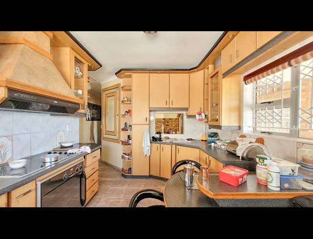 8 BEDROOM HOUSE FOR SALE IN TINLEY MANOR